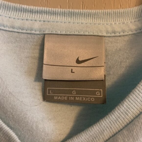 NIKE Vintage Women's Size L V-Neck T-Shirt Lt. Blue Long Sleeve 100% Cotton - Picture 2 of 6